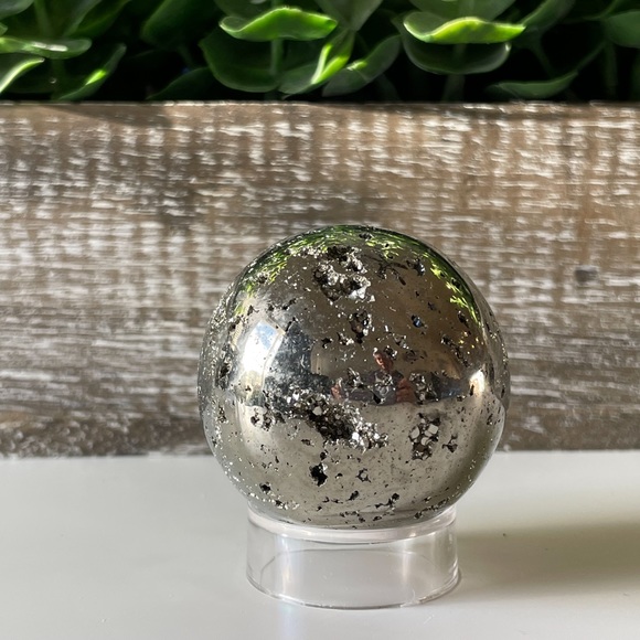 Pyrite Sphere - Picture 4 of 16